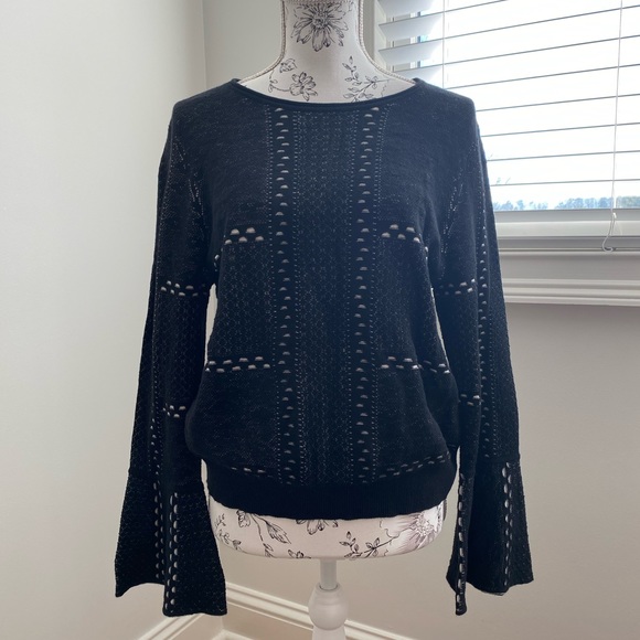🌸NWT🌸 Saks Fifth Avenue sweater - Picture 1 of 9